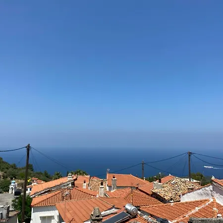 Σπίτι Στην Παραδοσιακή Πλατεία. Villa Kampos  Exterior photo