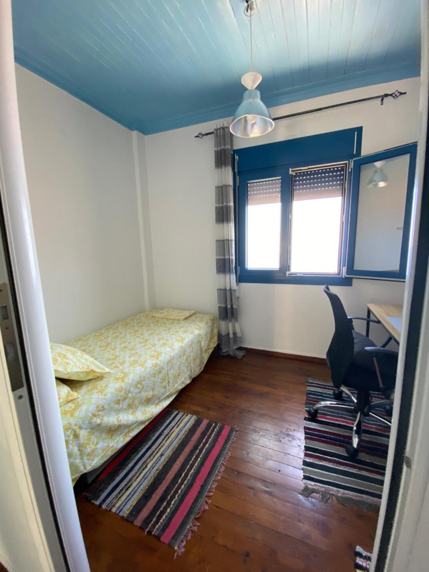 Holiday home σπίτι στην παραδοσιακή πλατεία. *