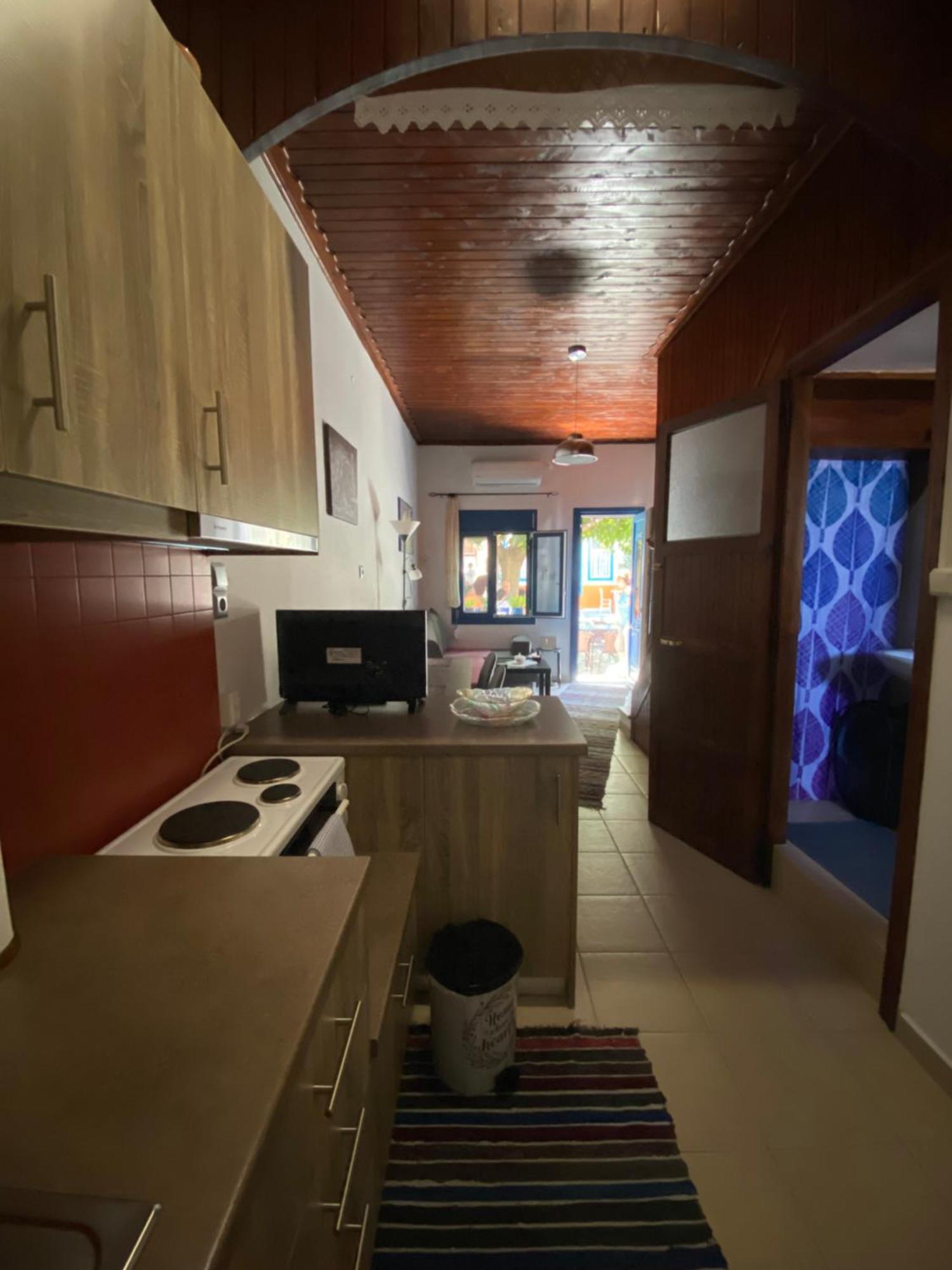 σπίτι στην παραδοσιακή πλατεία. Holiday home *